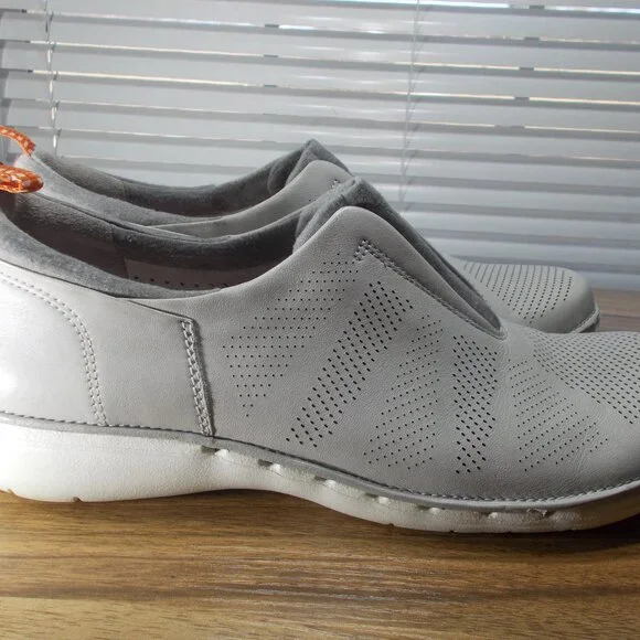 CLARKS Unstructured Perforated Slip On Shoes Women's 9 - Picture 3 of 5